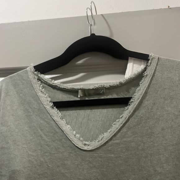 Green blouse - Picture 2 of 3